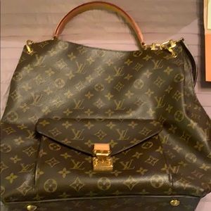 Louis Vuitton Metis Hobo